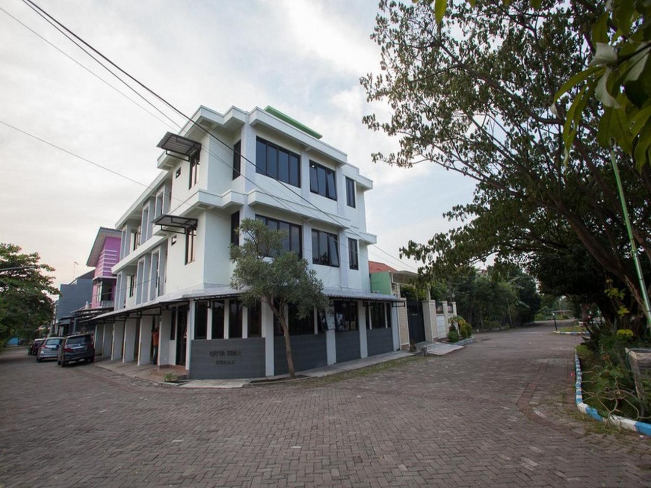 RedDoorz Syariah near DBL Arena 2 Hotel Surabaya Bagian luar foto
